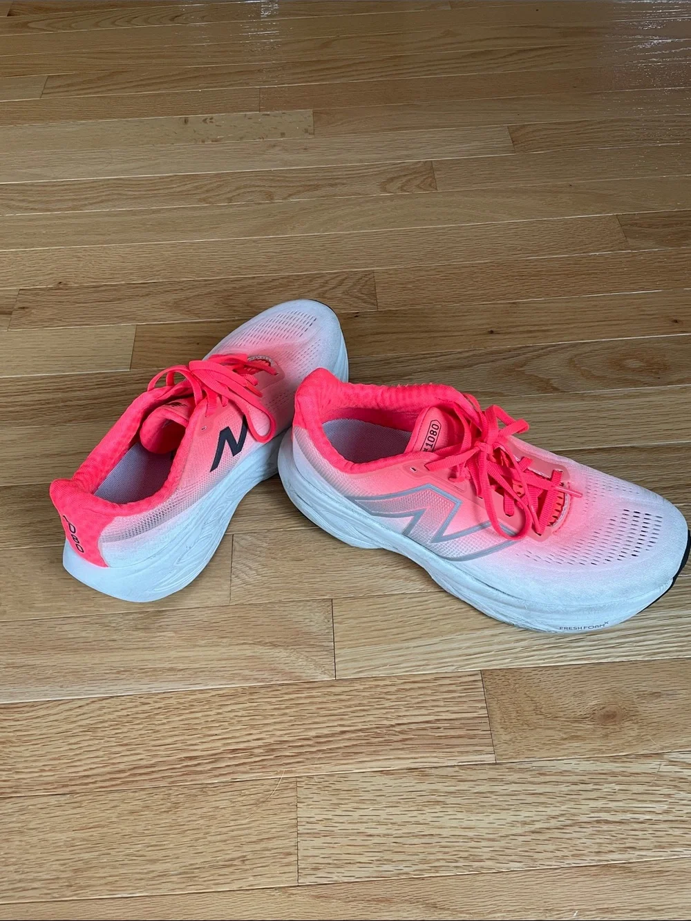 New Balance Fresh Foam Ombre Running Sneakers. Women’s size 9. Men’s size 7.5